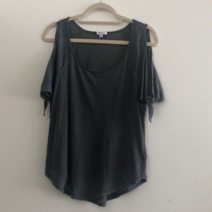 Splendid short sleeve shirt with cut out